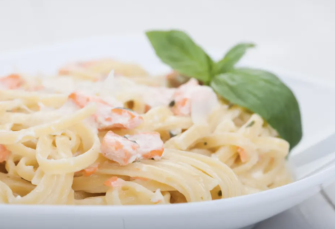 tagliatlle with salmon